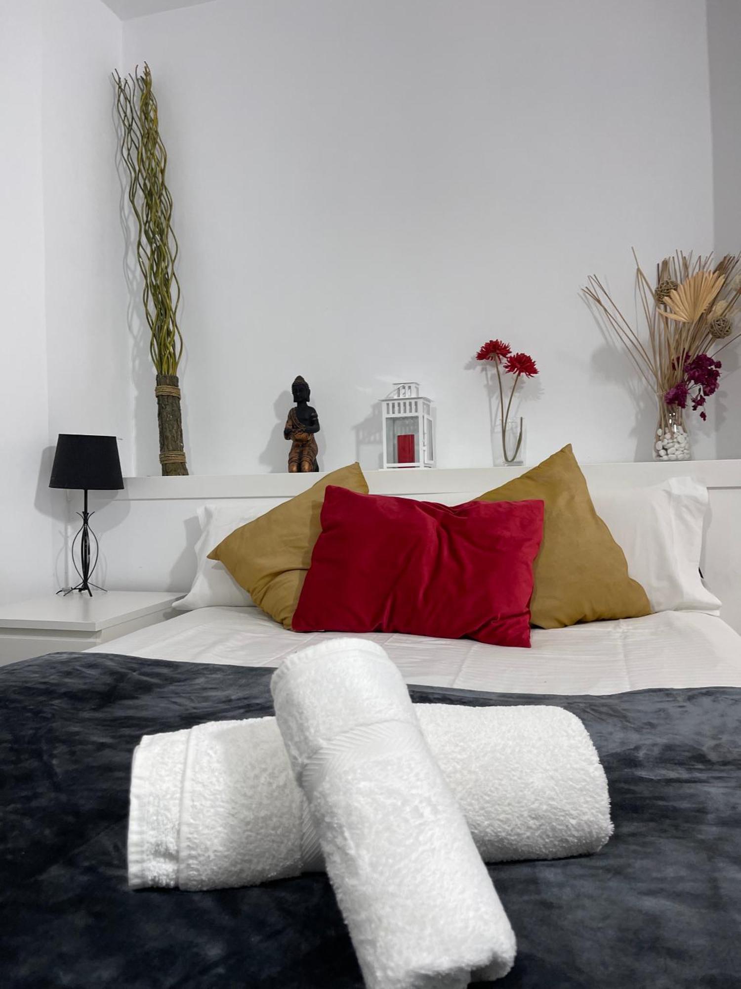 Resitur Luxury Suit 6 เซบีญา ภายนอก รูปภาพ